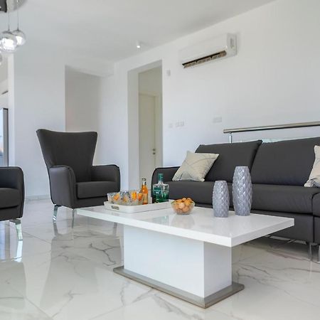 Villa Pleiades Пафос Екстериор снимка