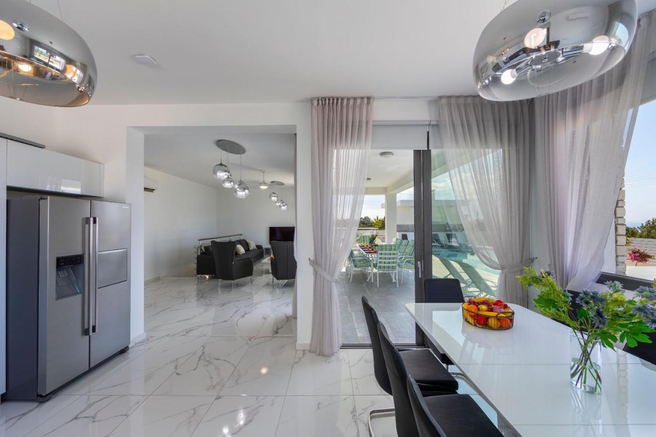 Villa Pleiades Пафос Екстериор снимка